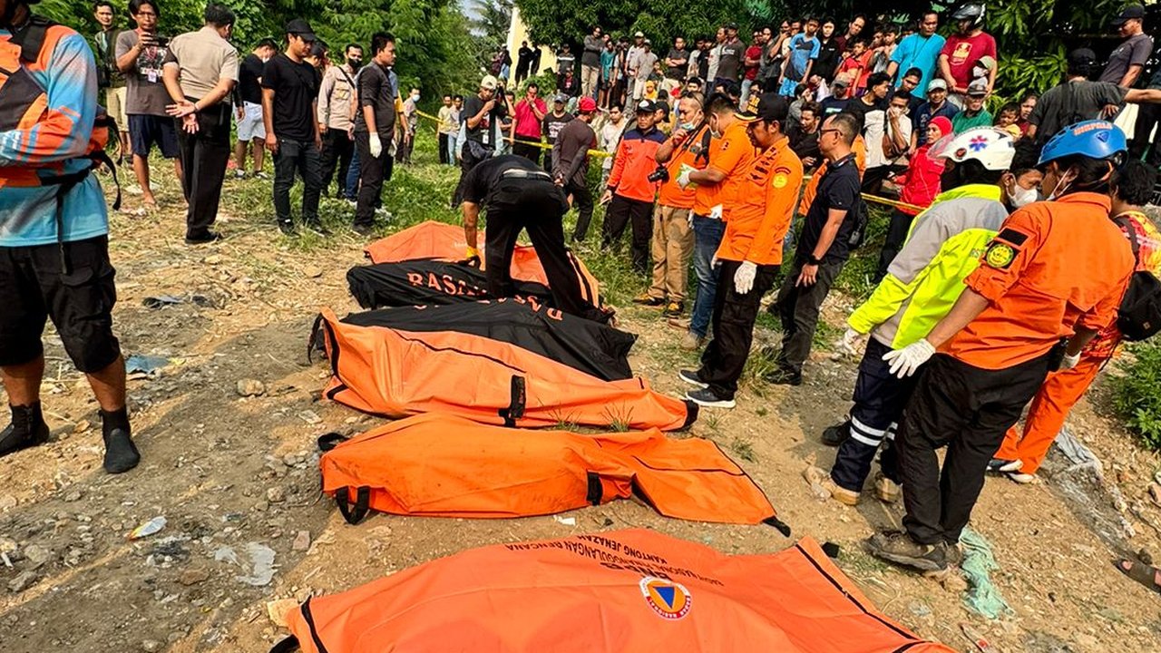 7 jasad di kali bekasi