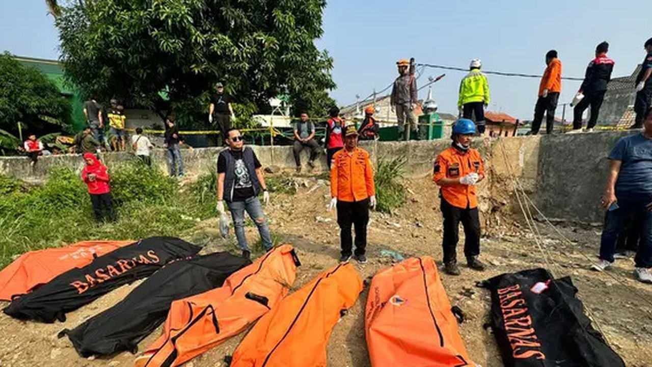 7 Mayat Mengambang di Kali Bekasi