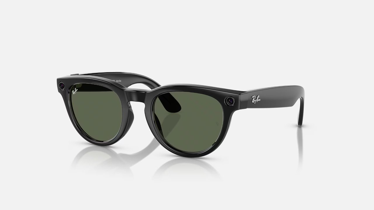 Mahasiswa Ini Coba Kacamata Meta untuk Lakukan Doxing