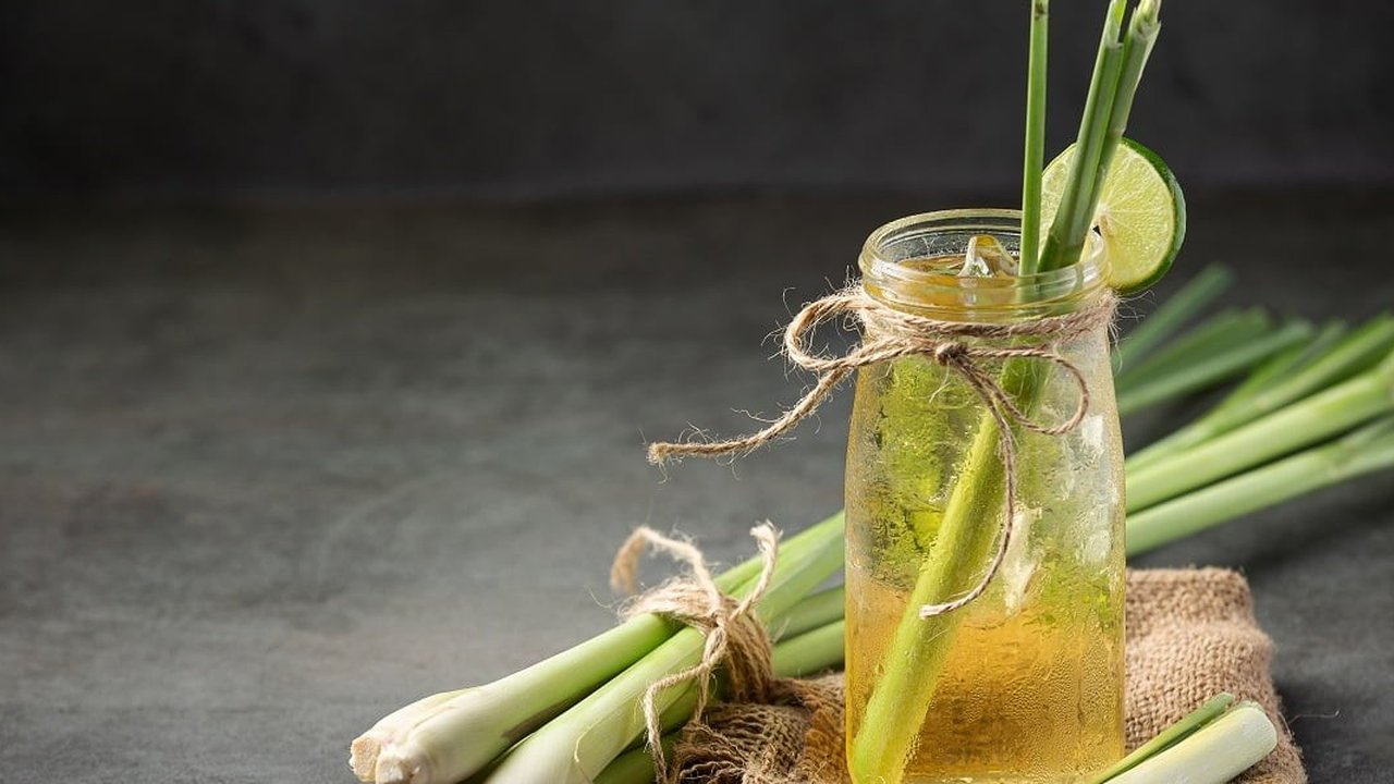 Minuman dengan Serai