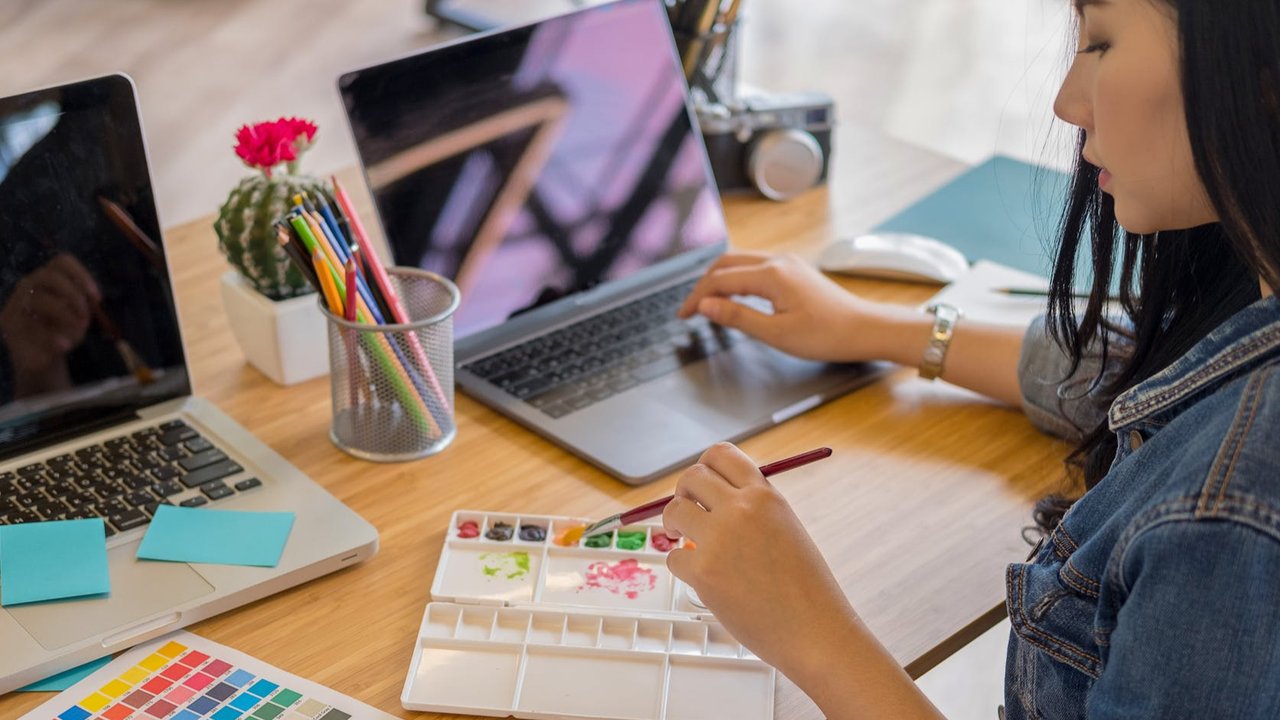Ilustrasi Bisnis Online. Foto: Unsplash/Christina