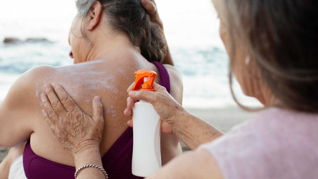 Tips Mencegah Penuaan Dini dengan Rutin Menggunakan Sunscreen