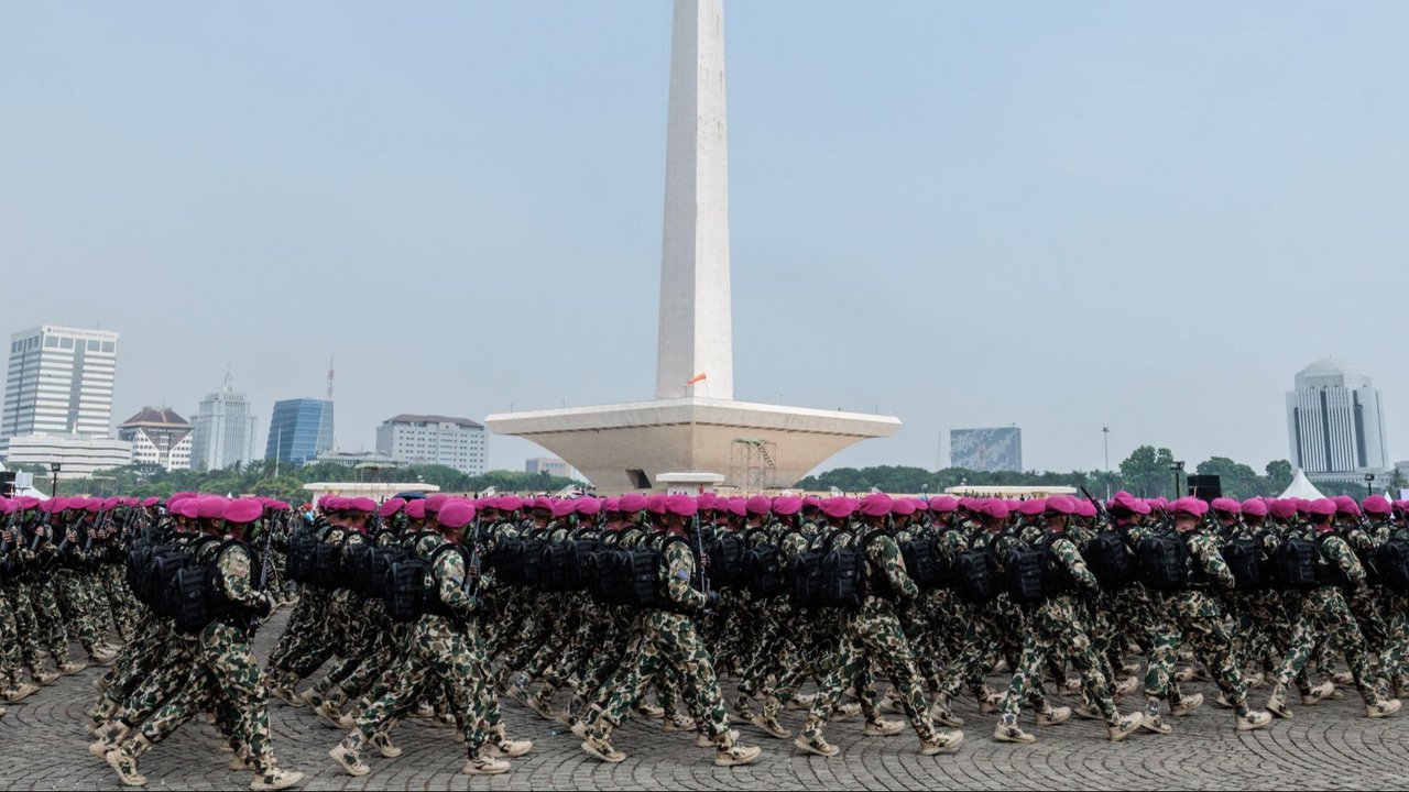 Presiden Joko Widodo atau Jokowi memimpin peringatan HUT ke-79 TNI di Monas, Jakarta, Sabtu (5/10/2024).