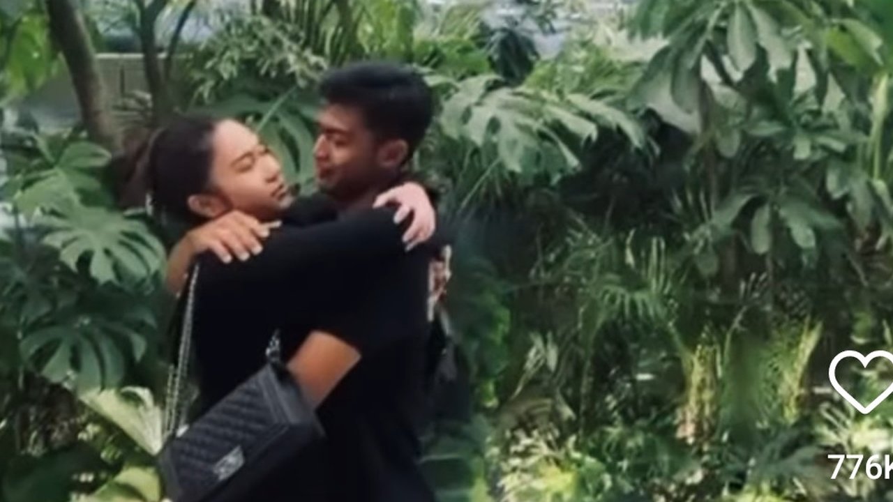 Bagikan Video Mesra di Momen Ultah Azizah Salsha, Pratama Arhan 'Perjalanan Bahagia'