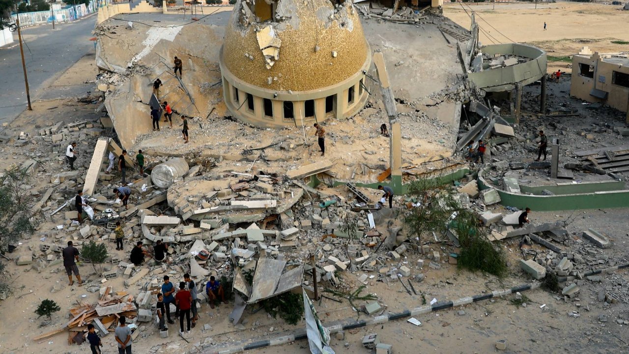 Suasana Gaza menjadi mencekam usai seranngan balasan Israel pada (8/10/2023).