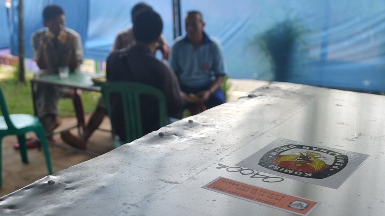 Ditemukan dugaan pelanggaran, sejumlah Tempat Pemungutan Suara atau TPS di Kelurahan Jelupang, Kecamatan Serpong Utara, Kota Tangerang Selatan (Tangsel), bakal dijadwal menggelar Pemungutan Suara Ulang (PSU).