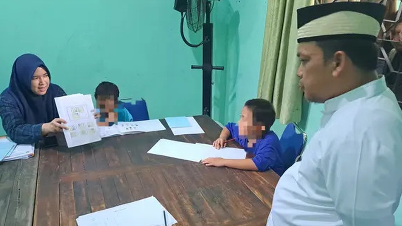 Pelecehan seksual terhadap anak kembali terjadi. Kali ini dialami 12 bocah laki-laki di Panti Asuhan Darussalam, Kecamatan Pinang, Kota Tangerang. Pelakunya diduga ustaz dan pemilik p