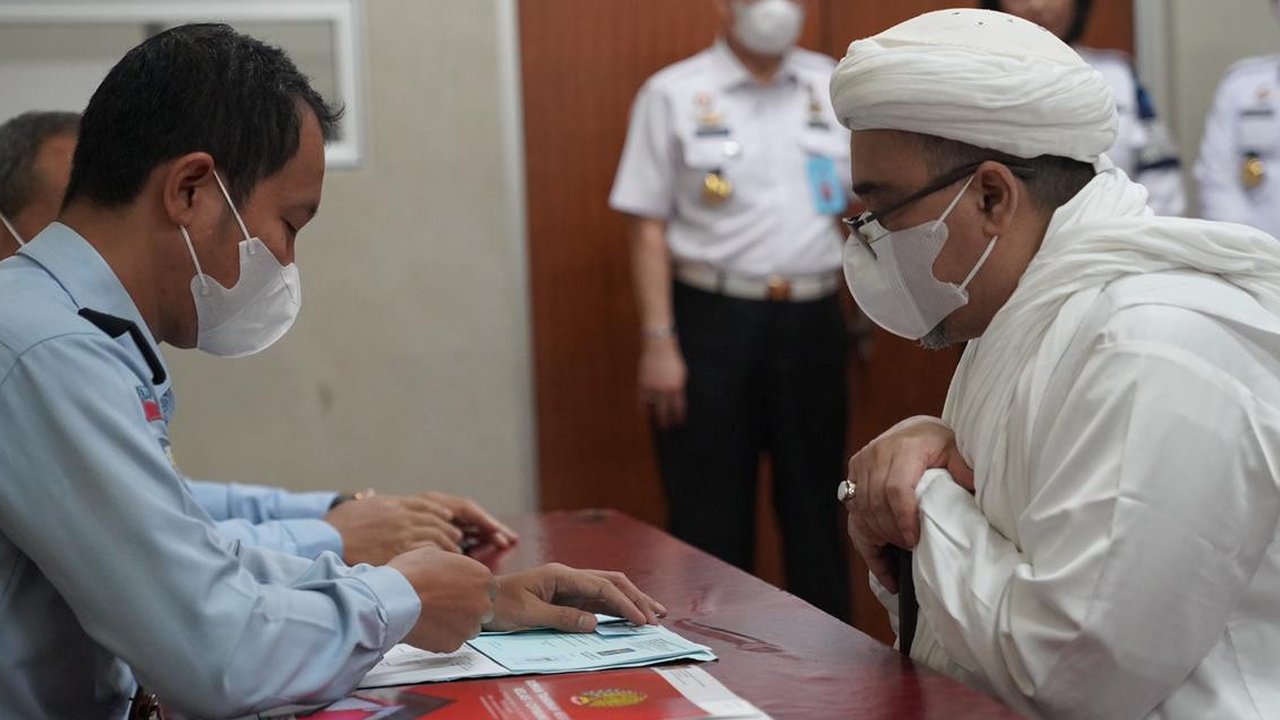 Mantan pemimpin Front Pembela Islam (FPI), Muhammad Rizieq Shihab resmi menghirup udara bebas, usai keluar dari lapas.(Istimewa)