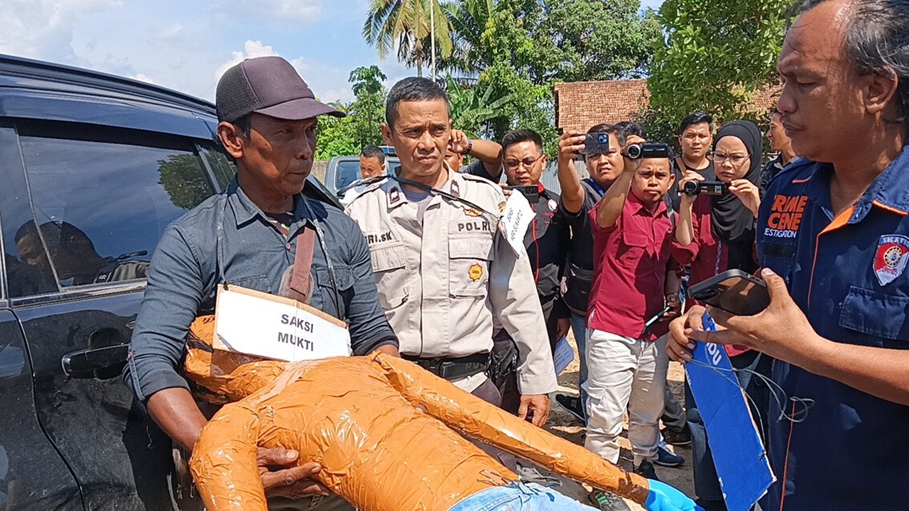 Rekonstruksi Tahanan Polsek Kumpeh Ilir Jambi Tewas Dianiaya Polisi