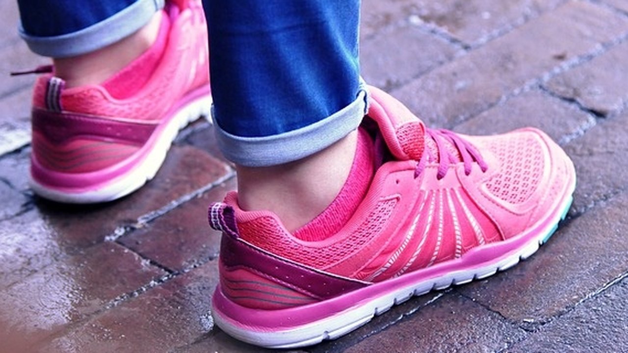 Desain high heels nyeleneh (Sumber: Borepanda)