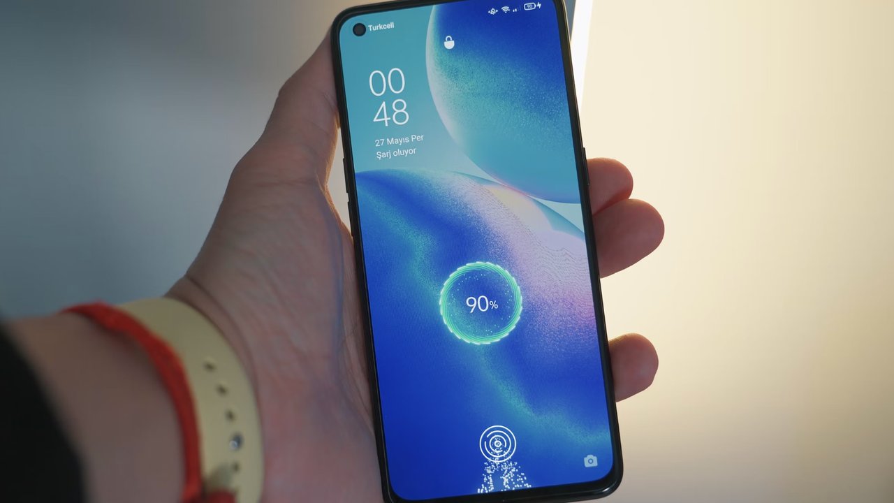 Benarkah Ngecas Baterai 80 Persen Bisa Bikin Awet HP?