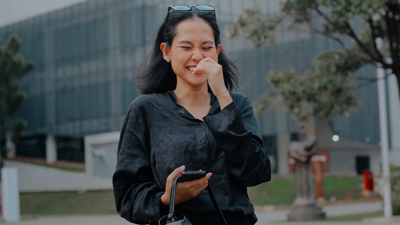 <p>ilustrasi perempuan bahagia/copyright Fimela/Adrian</p>