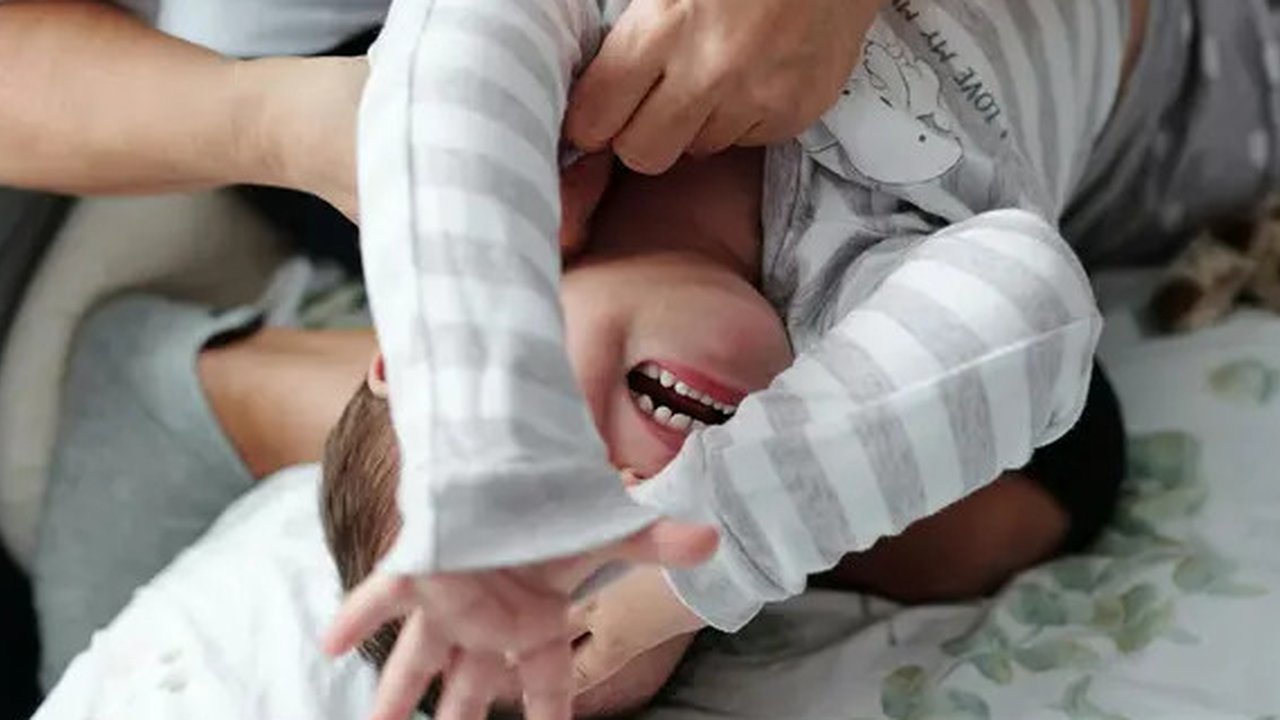 Ilustrasi Anak Menangis Tantrum Marah / Freepik by fwstudio