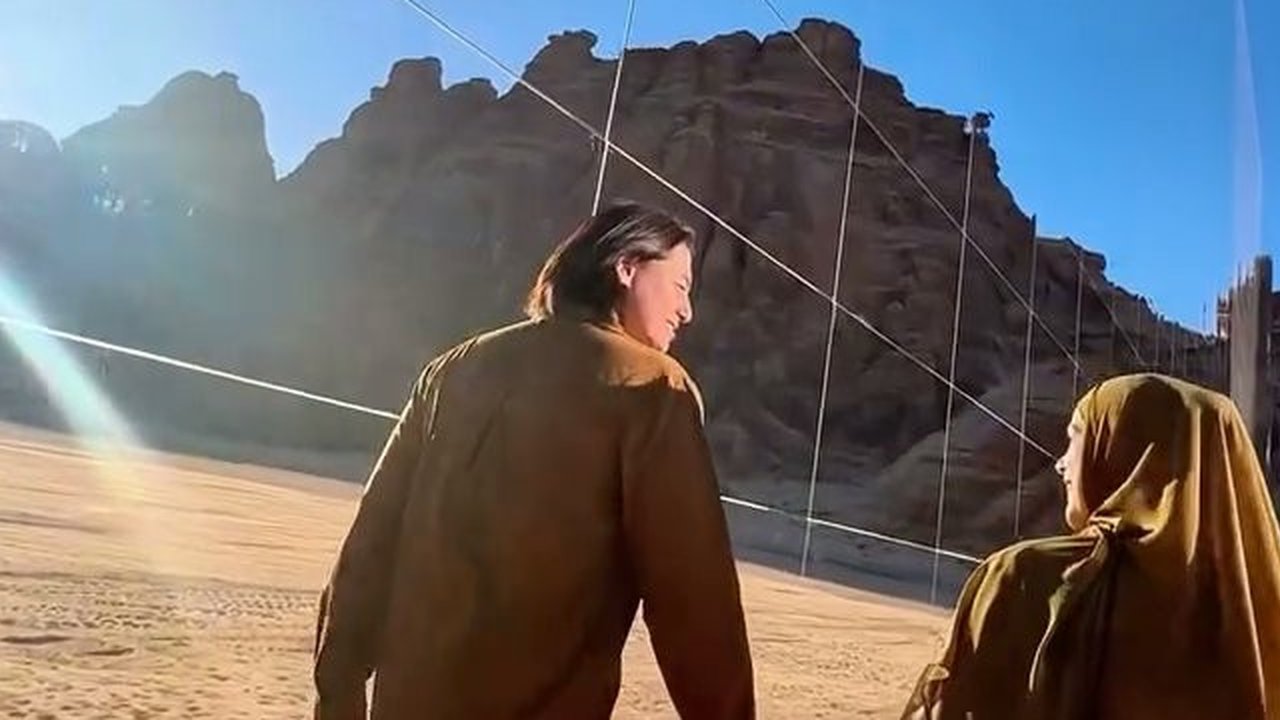 7 Potret Cut Meyriska dan Roger Danuarta di Al Ula, Tampil Serasi bak Prewedding