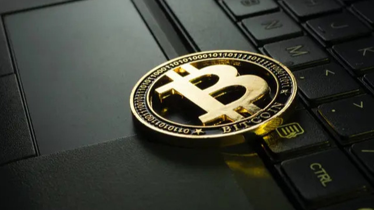 Ilustrasi aset kripto Bitcoin. (Foto By AI)