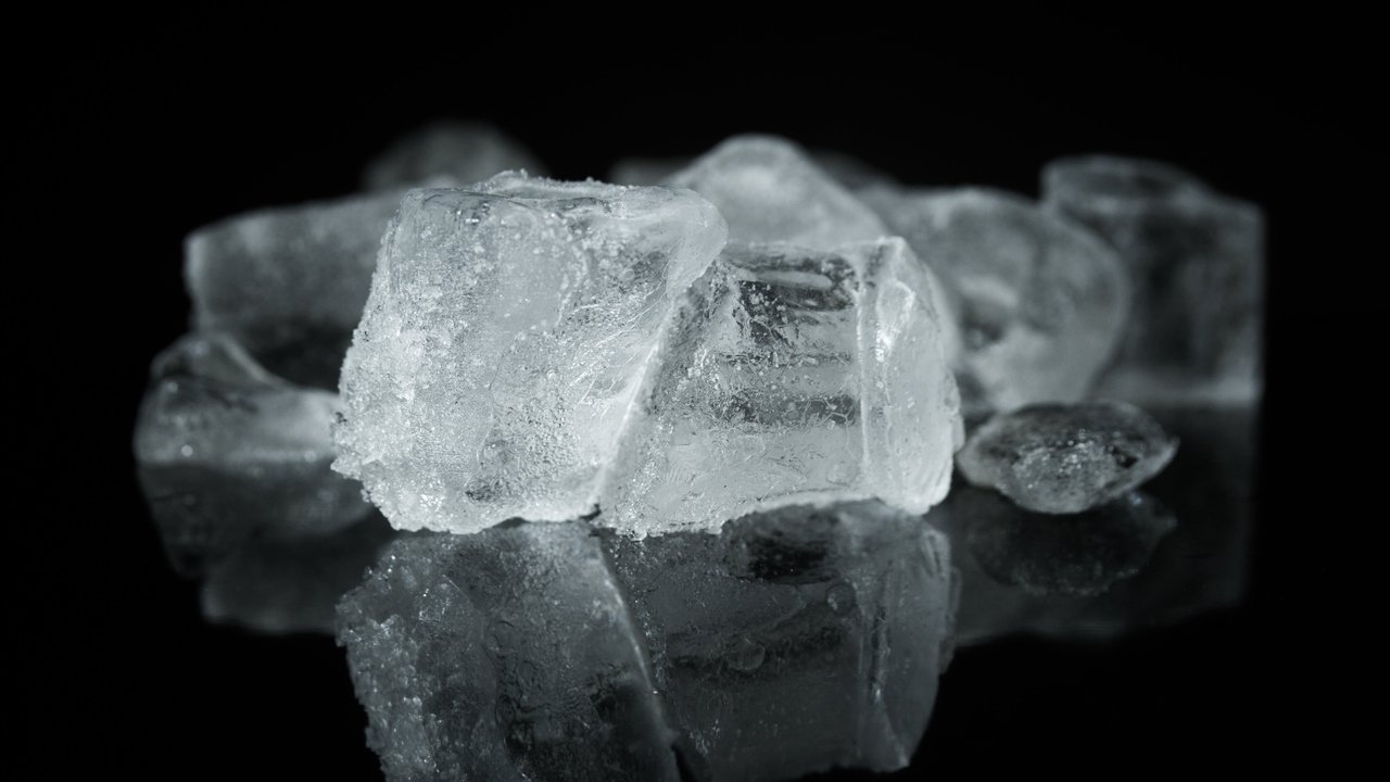 Dampak Sering Makan Es Batu