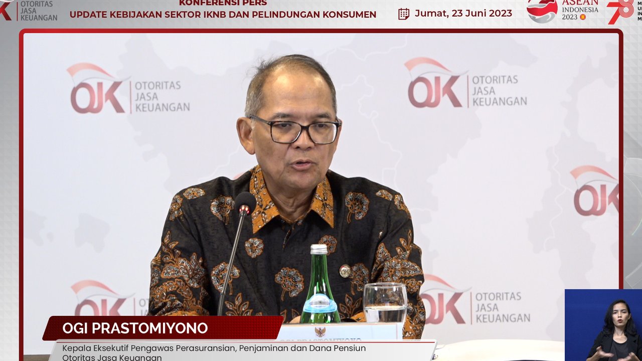 <p>Kepala Eksekutif Pengawas Perasuransian, Penjaminan, dan Dana Pensiun OJK, Ogi Prastomiyono dalam konferensi pers virtual pencabutan izin usaha perusahaan asuransi PT Asuransi Jiwa Kresna atau Kresna Life, Jumat (23/6/2023). (Dok OJK)</p>