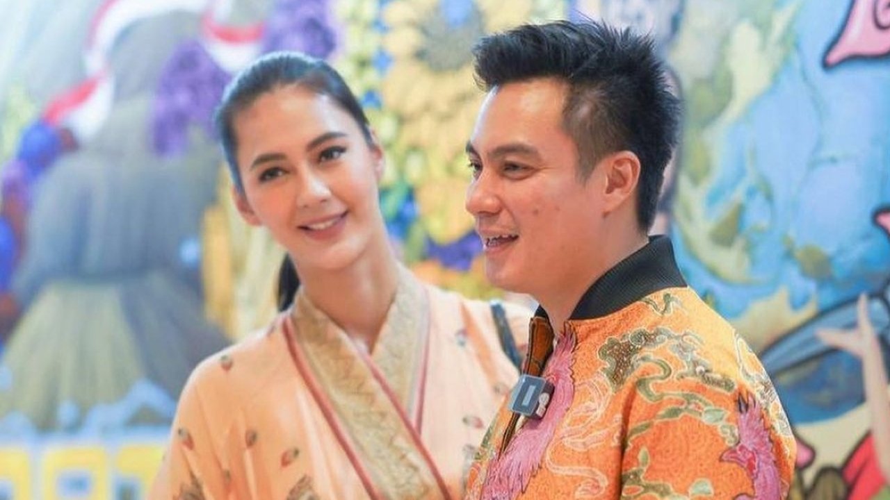 Selama 6 tahun menikah, pasangan ini sudah memiliki dua orang anak, Kiano dan Kenzo. Kini Baim meminta hak asuh atas kedua anaknya yang berada dalam pelukan Paula.