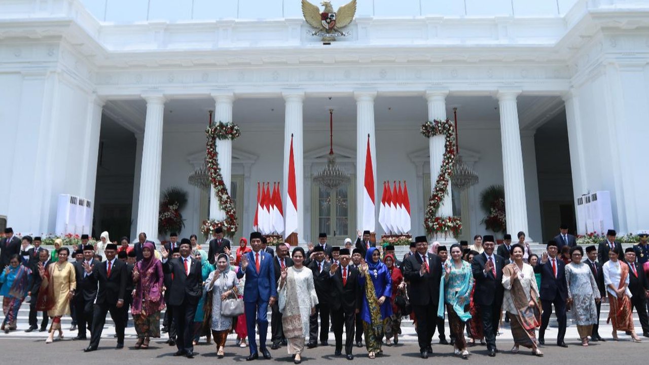 Presiden Jokowi Foto Bersama Kabinet Indonesia Maju