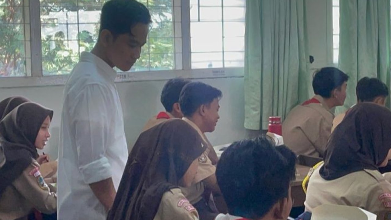 Gibran tinjau uji coba makan siang bergizi gratis di SMA Negeri 70 Jakarta Selatan