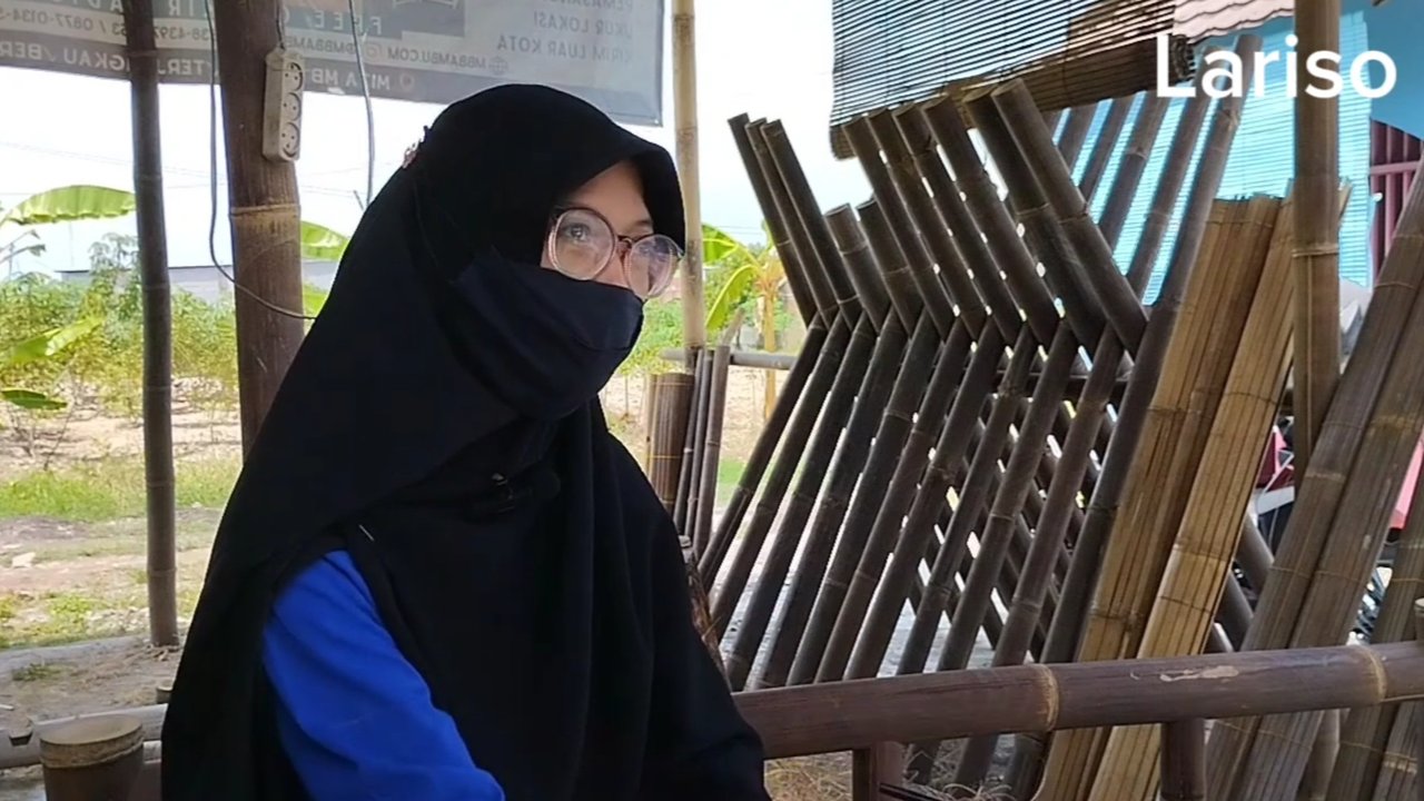 Mita, pengrajin anyaman bambu