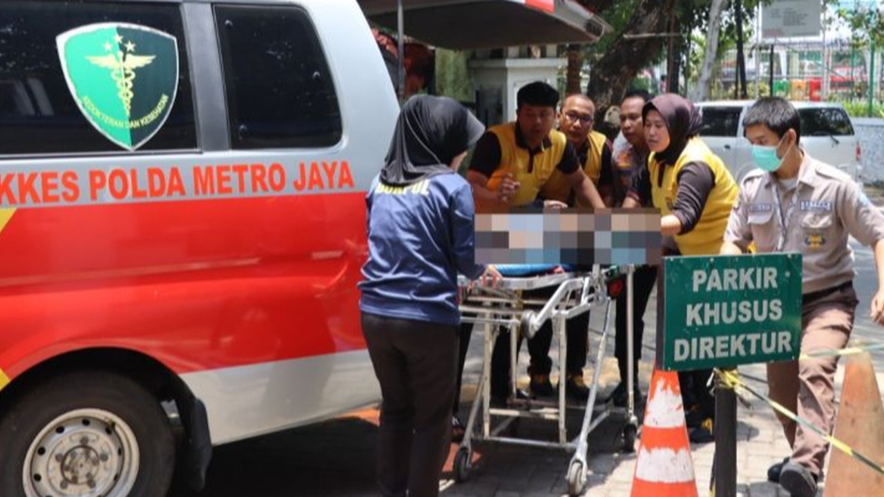 Ibu Muda Bawa Balita Menceburkan Diri ke Dermaga 11 Ancol