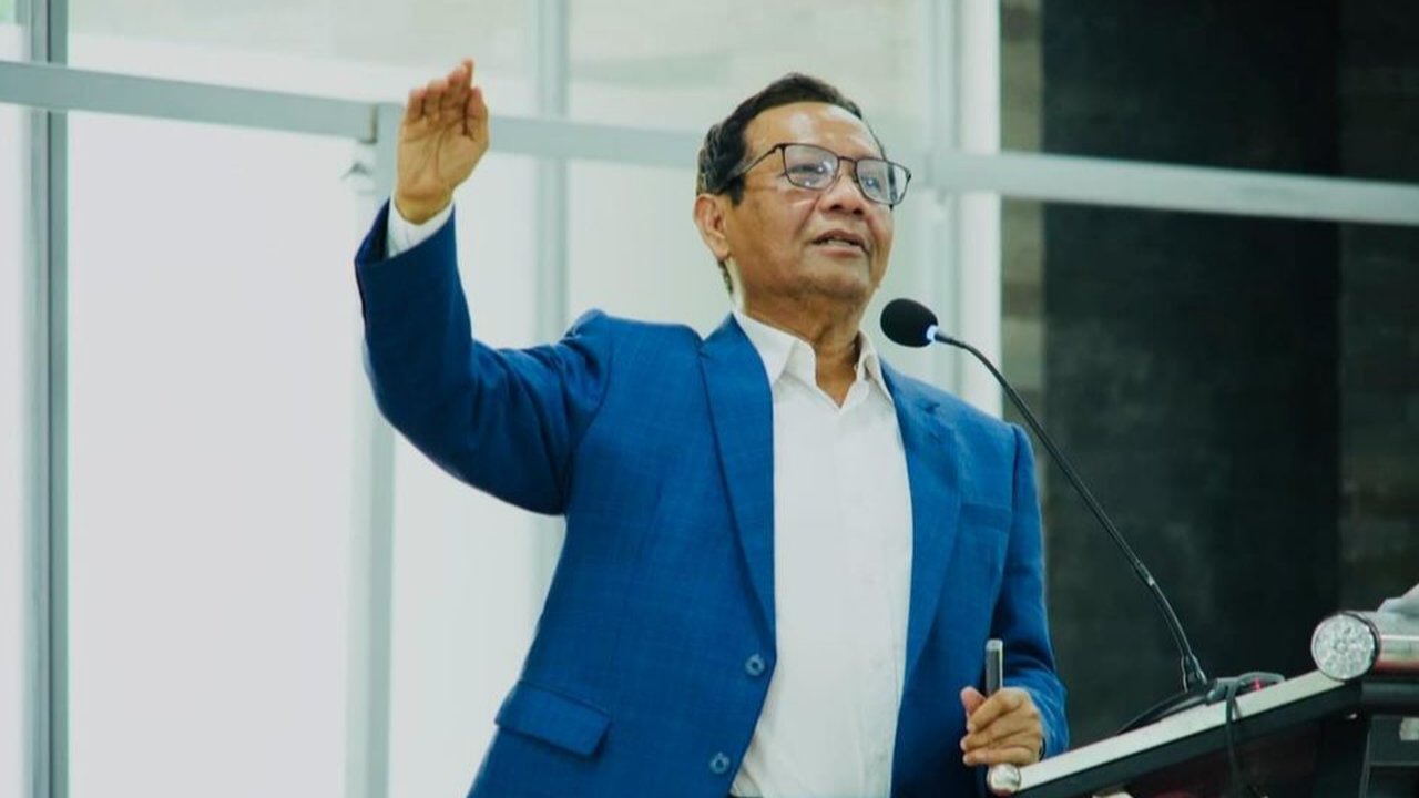 Cawapres nomor urut 3 Mahfud MD di Jalan Kostal Area, Kabupaten Karimun, Kepulauan Riau (Kepri), Sabtu (3/2/2024) (Istimewa)