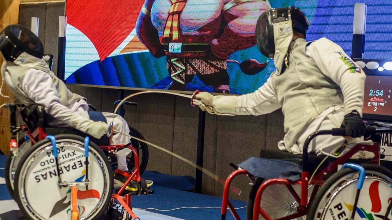 Anggar Kursi Roda di PEPARNAS XVII