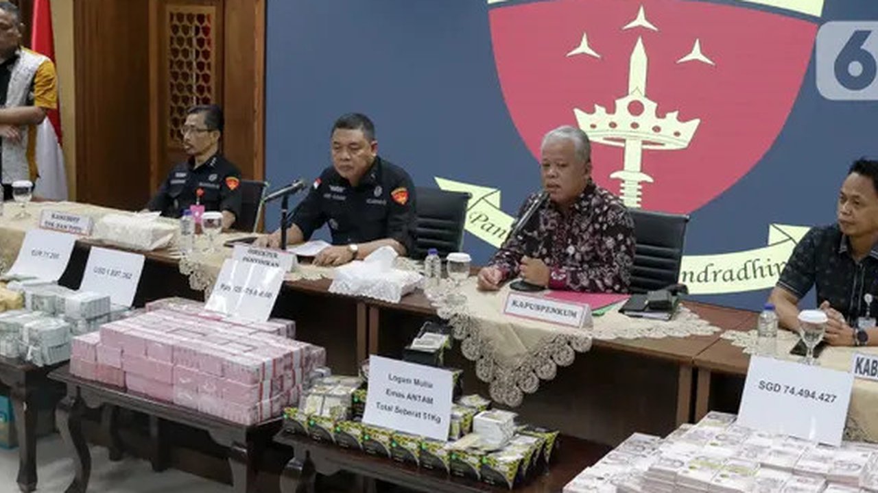 Selain menangkap Zarof Ricar, penyidik juga melakukan penggeledahan di sejumlah kediaman milik mantan pejabat Mahkamah Agung tersebut. (Liputan6.com/Herman Zakharia)