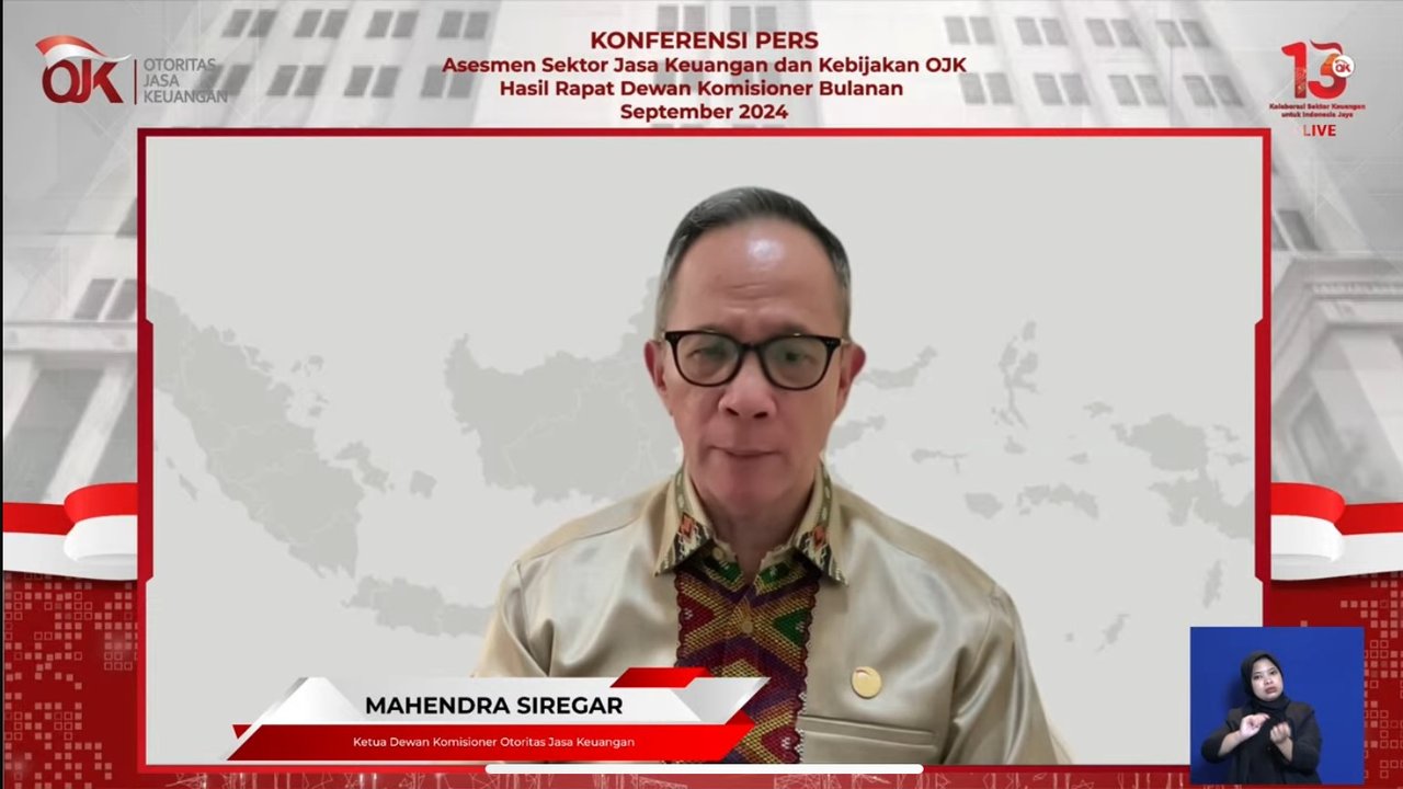 Ketua Dewan Komisioner OJK Mahendra Siregar