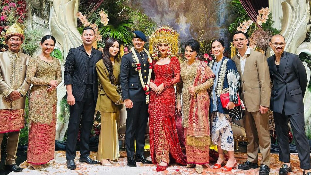 Tampil Glamor Semua, Ini Sederet Seleb yang Hadir di Resepsi Febby Rastanty dan Drajad Djumantara