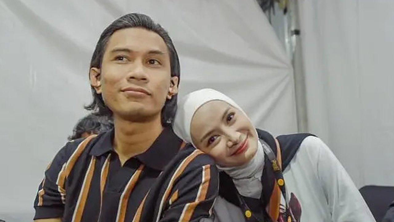 Tria Changcuters dan Dhatu Rembulan Setelah 12 Tahun Menikah (Sumber: Instagram/dhaturembulan)