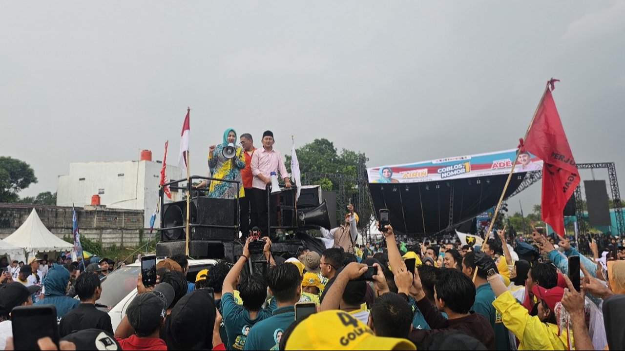 Panggung Kampanye Akbar Airin-Ade di Tangerang Ambruk