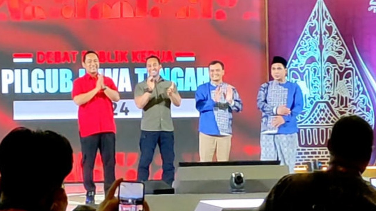 ANTARA - Komisi Pemilihan Umum (KPU) Provinsi Jawa Tengah menggelar debat publik kedua Pilkada Jawa Tengah 2024, Minggu (10/11). Ketua Kpu Provinsi Jawa Tengah ...