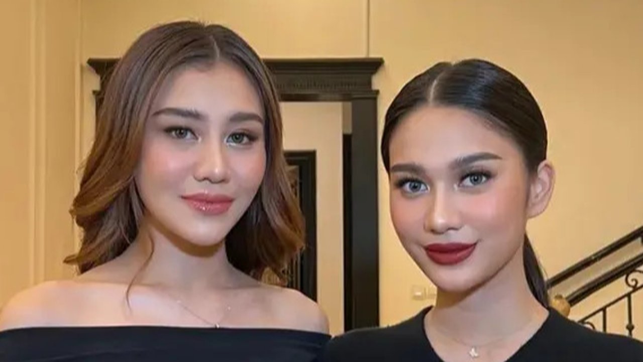 Kehadiran mereka tak luput dari perhatian, terutama karena gaya serba hitam mereka yang elegan namun berbeda satu sama lain. . [@ochiipramita/@aaliyah.massaid].