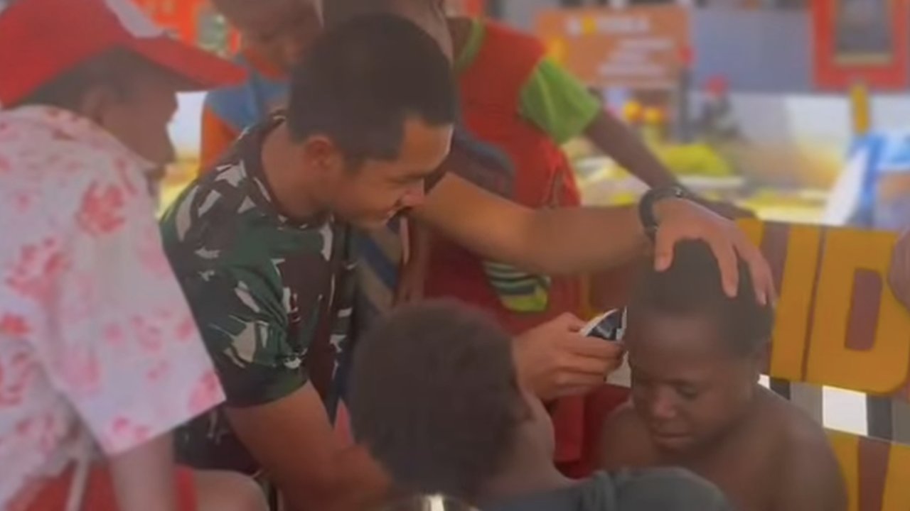 tni cukur rambut