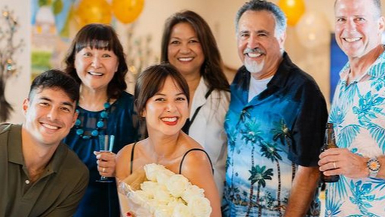 Potret Lamaran Aurelie Moeremans & Tyler Bigenho Digelar Sederhana dan Penuh Kehangatan Bersama Keluarga