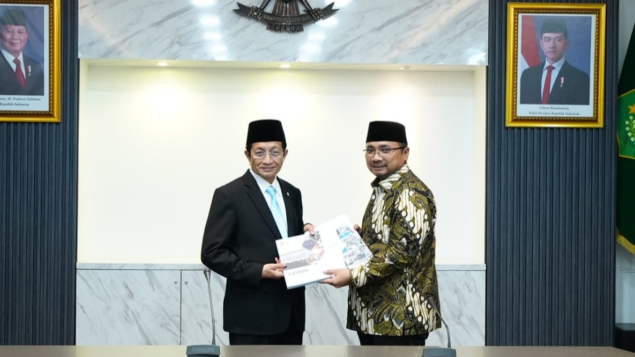 Imam Besar Masjid Istiqlal, Nasaruddin Umar usai menghadap Presiden Terpilih Presiden Terpilih Prabowo Subianto di Kertanegara, Jakarta Selatan pada Senin (14/10/2024). (Liputan6.com/Ady Anugrahadi)