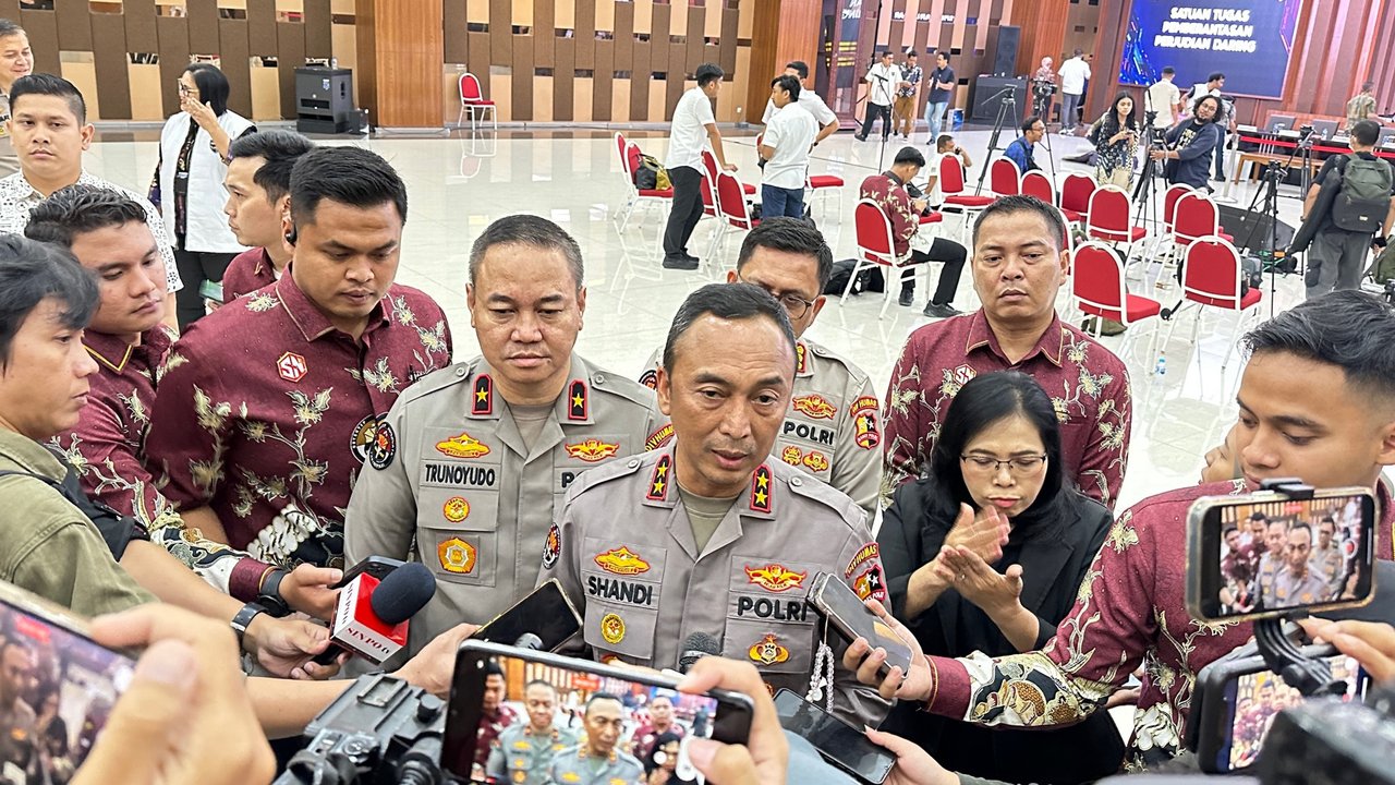 <p>Kadiv Humas Polri Irjen Sandi Nugroho (Liputan6.com/Ady Anugrahadi)</p>
<p> </p>