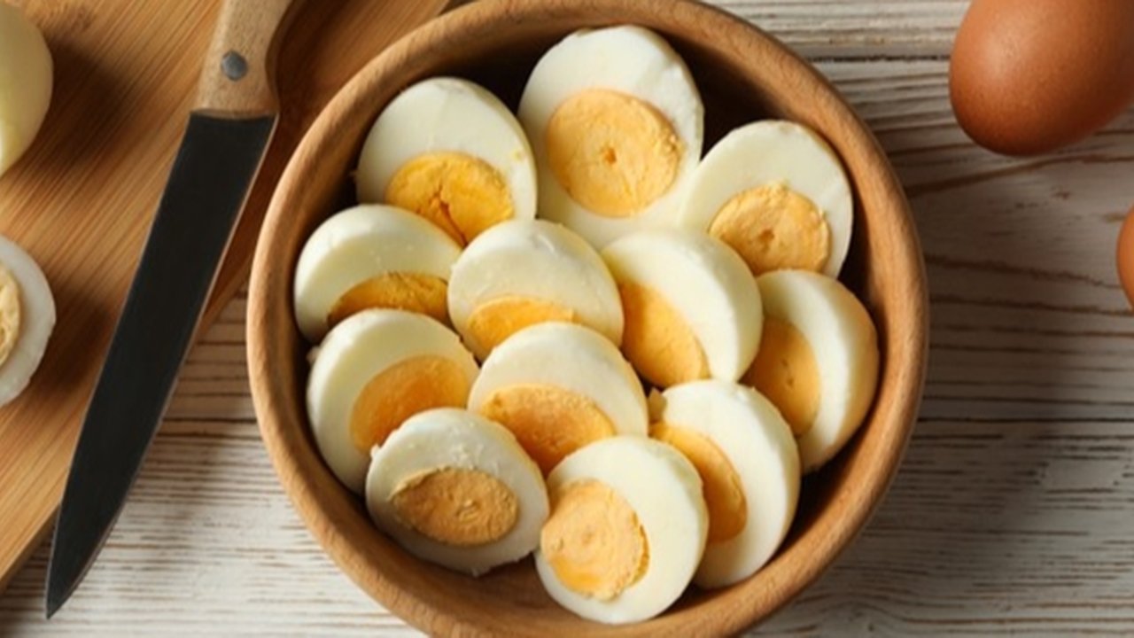 Rahasia Rebus Telur Tanpa Bau Amis, Cukup Tambahkan Dua Bahan Ini