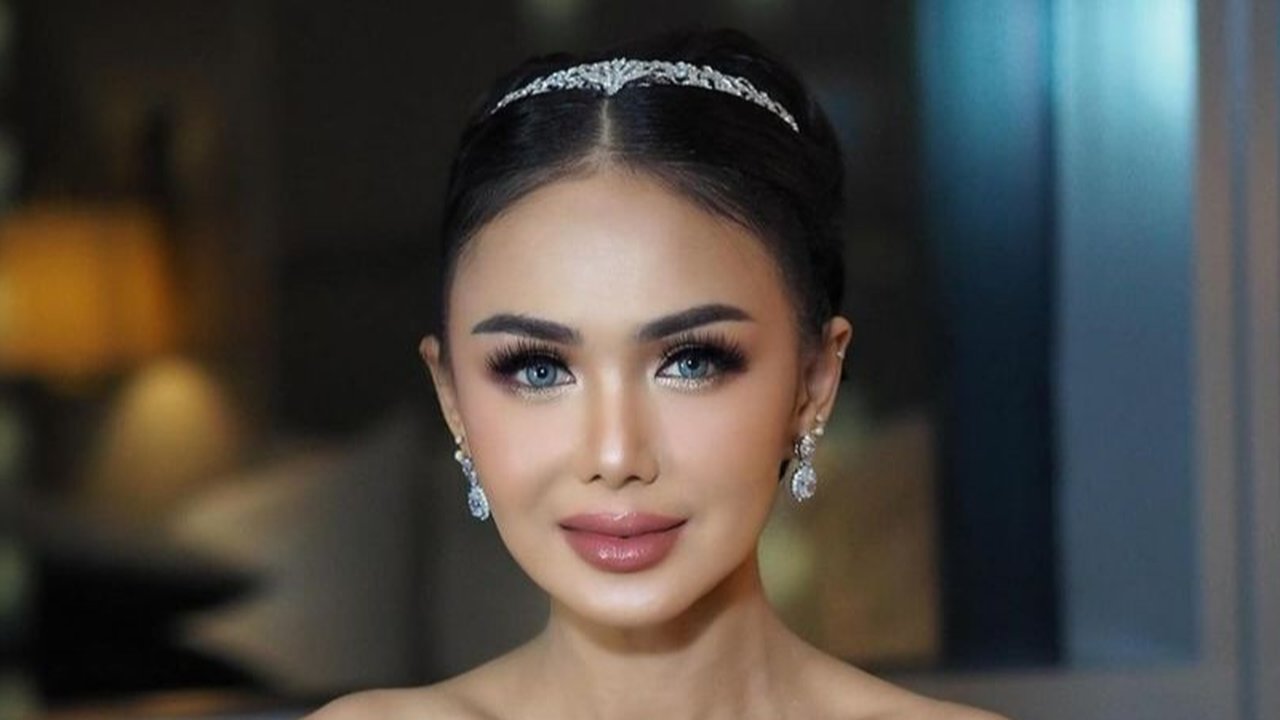 Netizen beri pujian kepada Yuni Shara, cantik bagai Princess dari Batu, pakai baju biru jadi makin ayu.