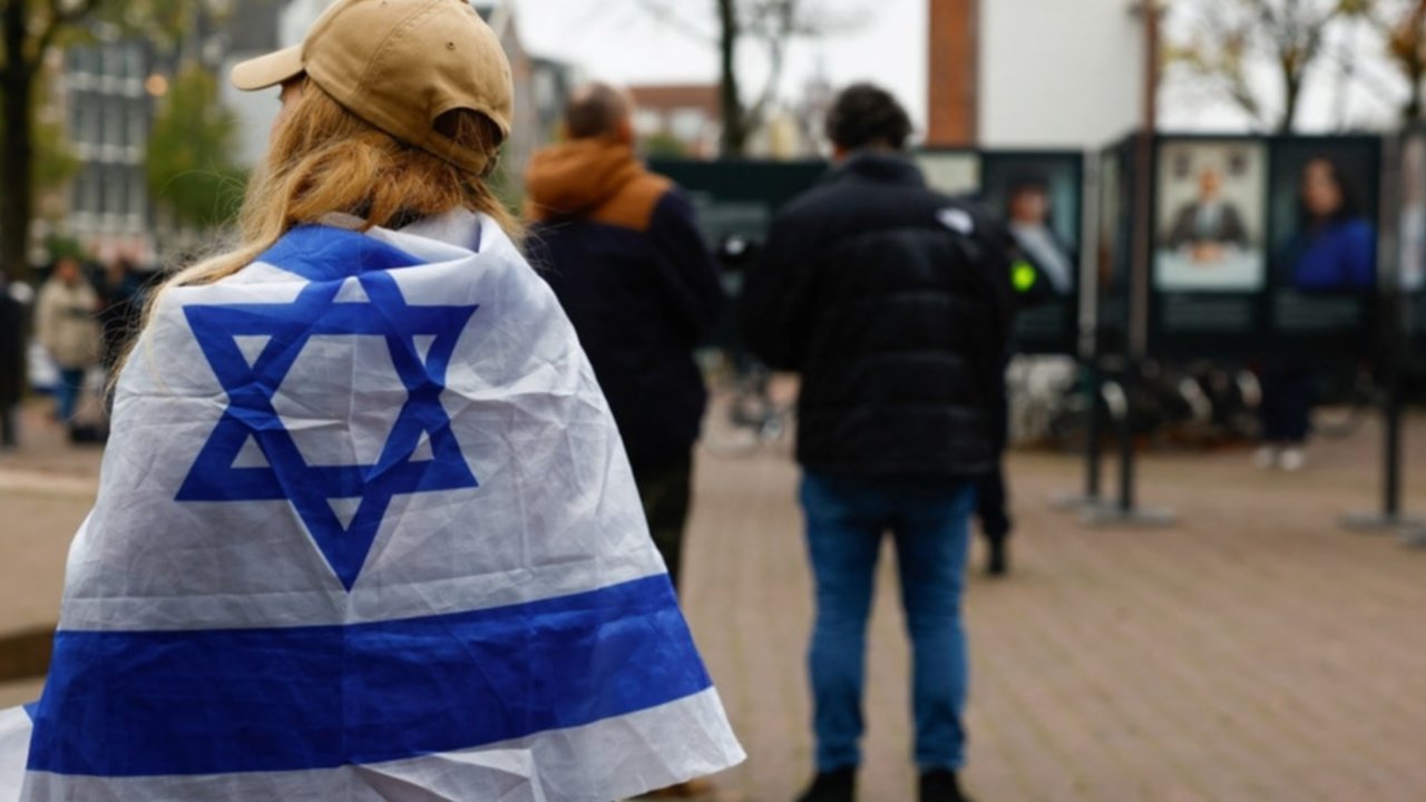 Polisi setempat mengatakan 57 tersangka telah ditahan setelah pertandingan ketika demonstran pro-Palestina mencoba mendatangi stadion Johan Cruyff, yang menjadi tempat laga antara Ajax Amsterdam kontra Maccabi Tel Aviv.