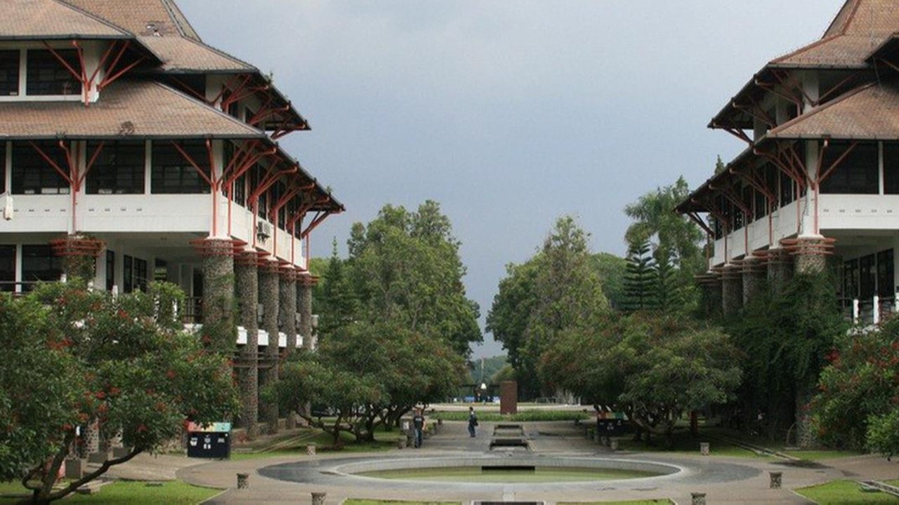 Ini Hasil Pengumuman Ujian di ITB tahun 1981, yang Lulus Cuma 5 Orang