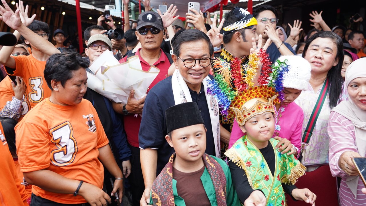 Pramono Anung berdiskusi dengan para penyandang disabilitas di Pospera.