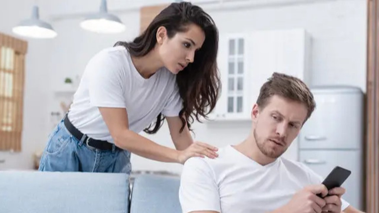 Ilustrasi cinta, selingkuh, orang ketiga. (Photo Copyright by Freepik)