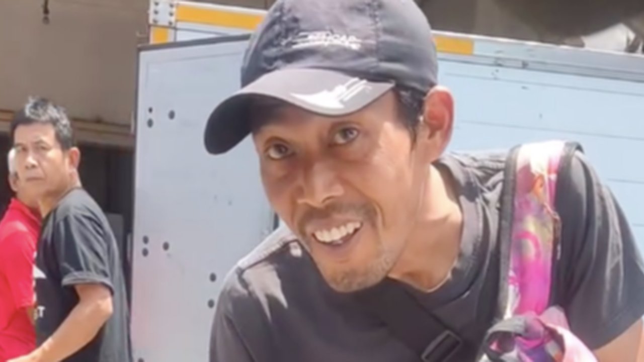 bapak tukang parkir