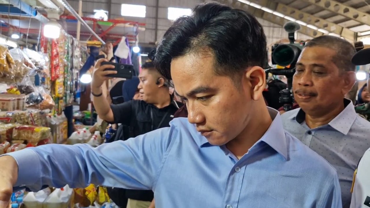 Gibran blusukan di Makassar