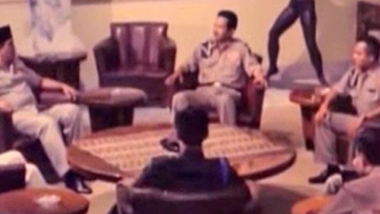 adegan pertemuan sukarno di film G30S/PKI