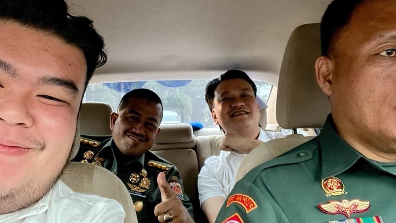 Viral Ivan Sugianto Foto Bareng Pamen TNI
