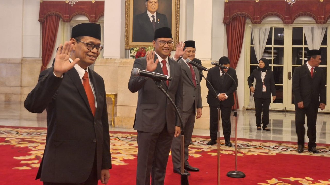 Presiden Joko Widodo atau Jokowi melantik Yuliot sebagai Wakil Menteri Investasi/Badan Koordinasi Penanaman Modal (BKPM). di Istana Negara Jakarta, Kamis, (18/7/2024). (Liputan6.com/Lizsa Egeham)